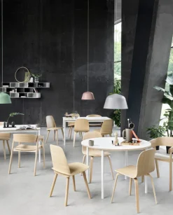 Visu Chair, wood base fra Muuto