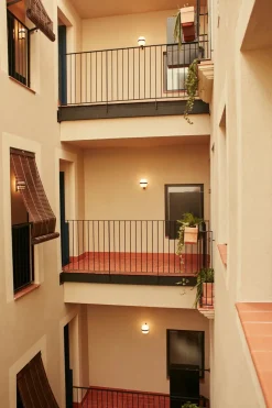 Wally Cestita Væglampe fra Santa and Cole