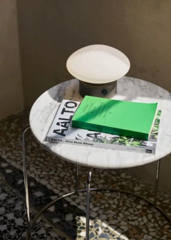 Wire Stool Marble Top fra &Tradition