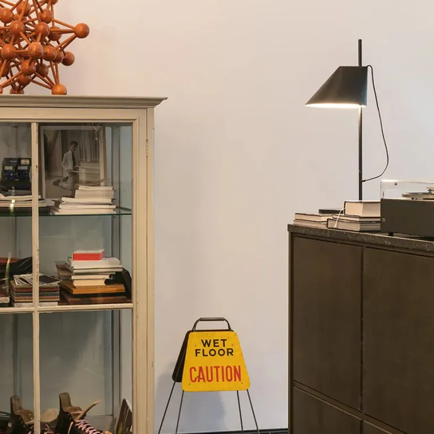 Yuh bordlampe fra Louis Poulsen